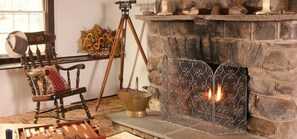 Premium bedding, desk, iron/ironing board, free WiFi