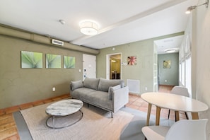 One-Bedroom King (Self Check-in) | Living area | 32-inch Smart TV with digital channels, TV - Kasa El Paseo Miami Beach (Miami Beach)