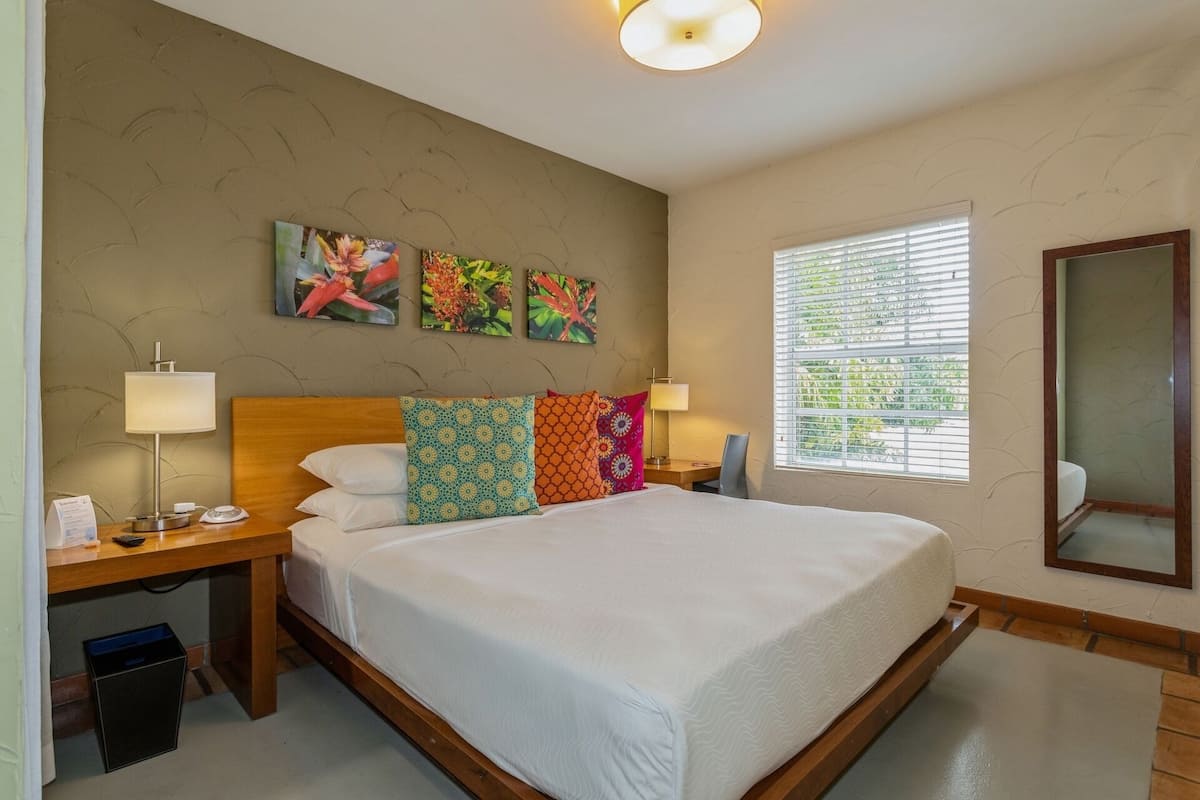 Deluxe Two-Bedroom Apartment (Self Check-in) | Memory foam beds, in-room safe, iron/ironing board, WiFi (free)