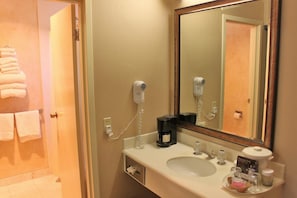 Standard Room, 2 Double Beds | Bathroom