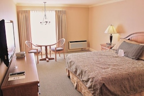 Standard Room, 1 King Bed