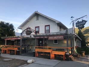 Exterior - Riverwalk Inn (Chelan)