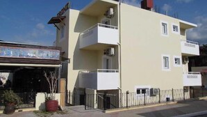 Unclassified image, 5 of 20, button - Irini Stalis (Hersonissos)