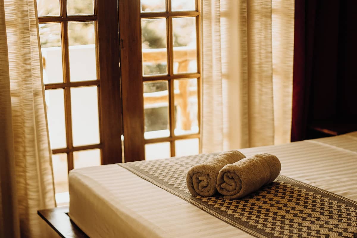 Quarto superior | Wi-Fi de cortesia, roupa de cama