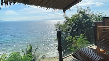 Deluxe Bungalow, 1 Queen Bed, Non Smoking, Sea View | Beach/ocean view