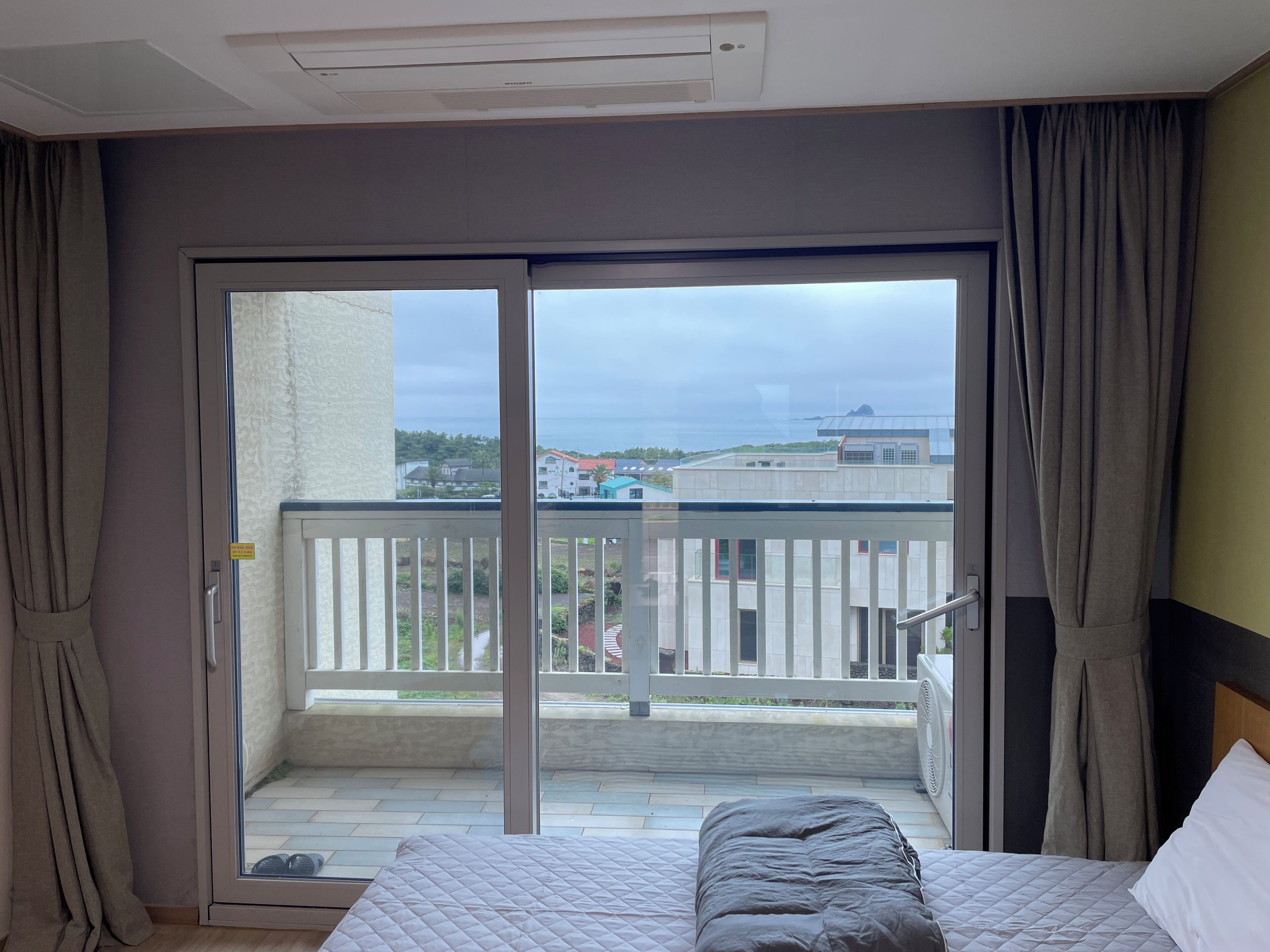 basic double or twin room | 1 bedroom, desk, soundproofing, free wifi