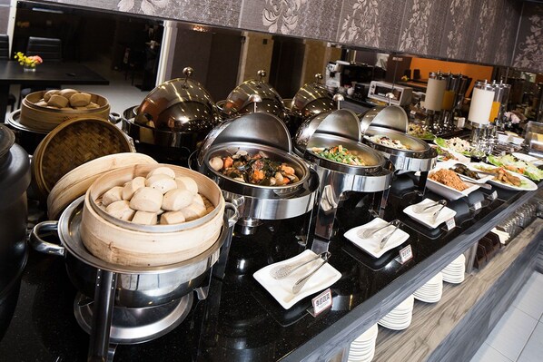 Petit déjeuner buffet compris tous les jours