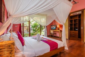 Villa, 3 Bedrooms, Private Pool | 3 bedrooms, in-room safe, desk, blackout drapes