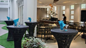 Garden Suite - Atrium Wing | Garden view