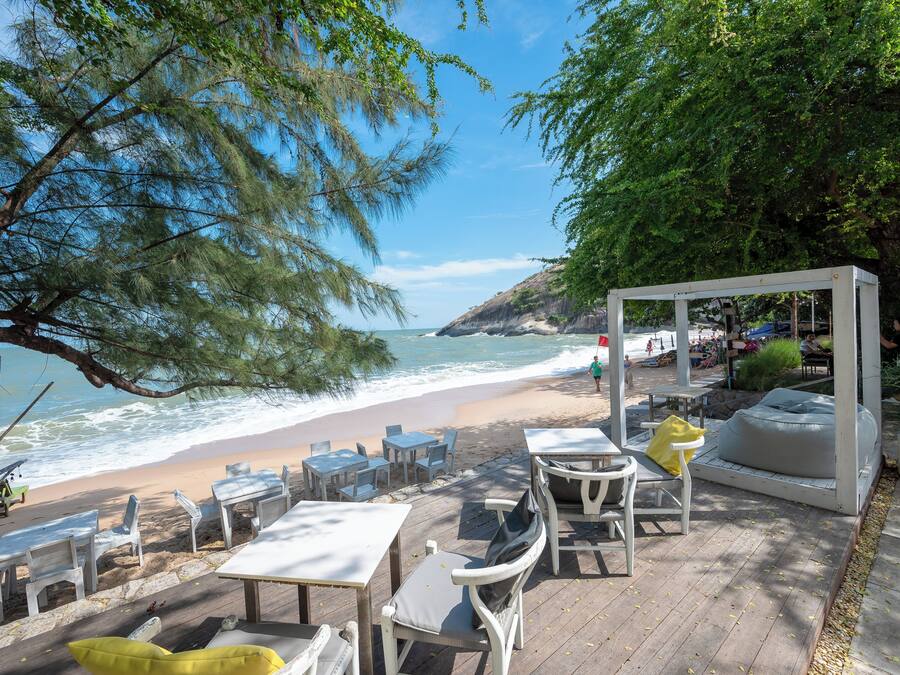 Breakfast, lunch, dinner served; international cuisine, beach views