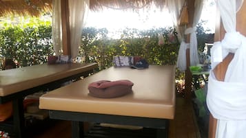 Aromatherapy, Thai massages, reflexology