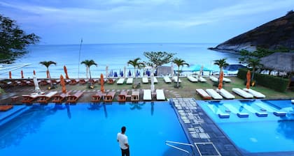Sanae Beach Hua Hin