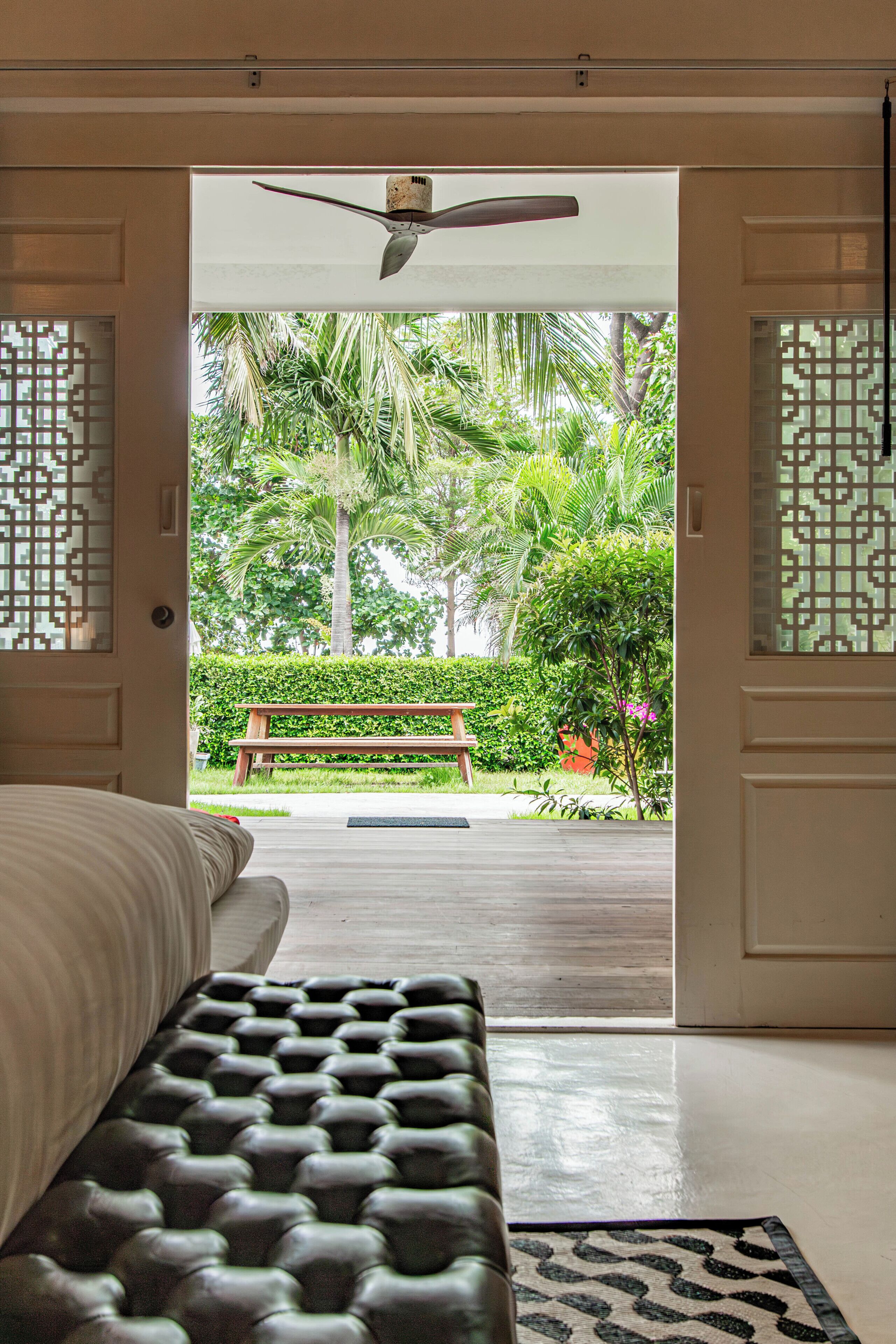 Sea View | Minibar, in-room safe, desk, blackout drapes