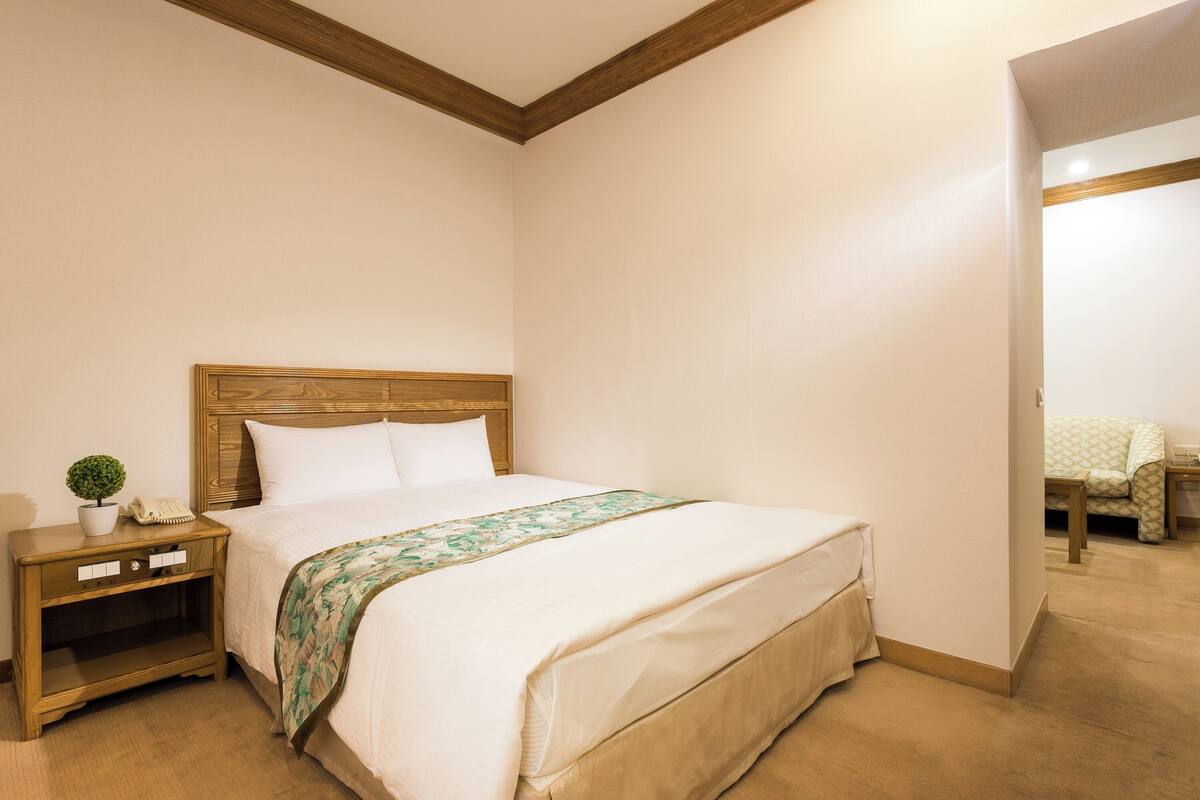 Royal-Studiosuite, 1 Doppelbett, mit Bad | Verdunkelungsvorhänge, kostenloses WLAN, Bettwäsche