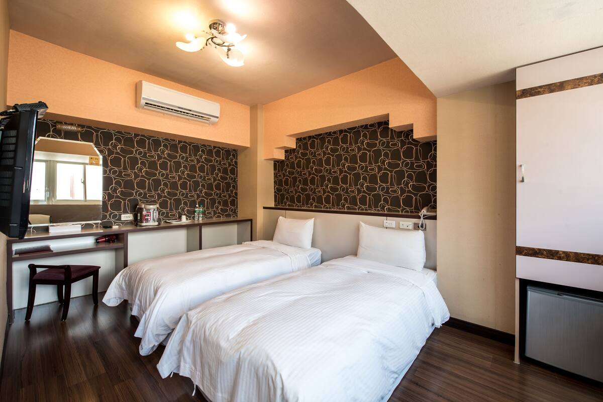 Basic Twin Room, 2 Single Beds, Non Smoking