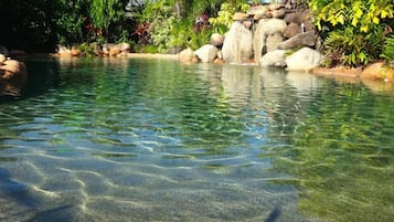 Außenpool, geöffnet von 07:00 Uhr bis 21:00 Uhr, Liegestühle