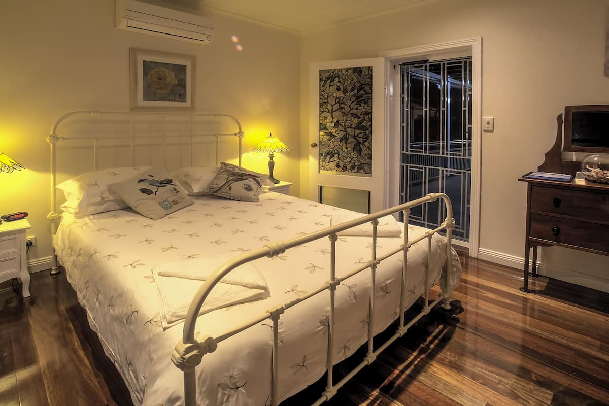 Deluxe Queen Suite