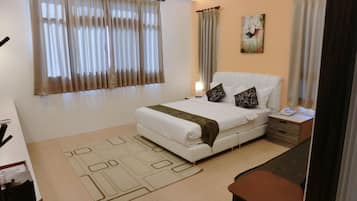 Habitación doble Premier | Escritorio, camas extra y wifi gratis