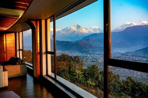 2 bars/lounges - Himalayan Front Hotel by KGH Group (Pokhara)