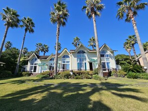 Exterior - Old Man and Sea Pension (Seogwipo)