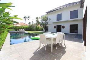Outdoor pool - Villa Damaya (Denpasar)