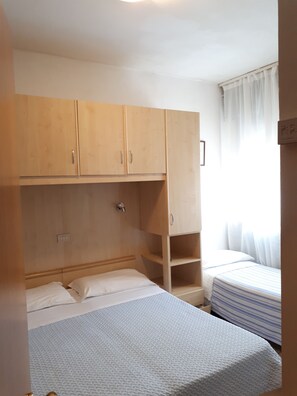 In-room safe, desk, cribs/infant beds, free WiFi - Hotel Villa Dina (Jesolo)