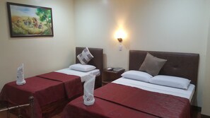 Deluxe Room, 1 Bedroom | Minibar, desk, cribs/infant beds, rollaway beds - FJ Manila Hotel (Daraga)