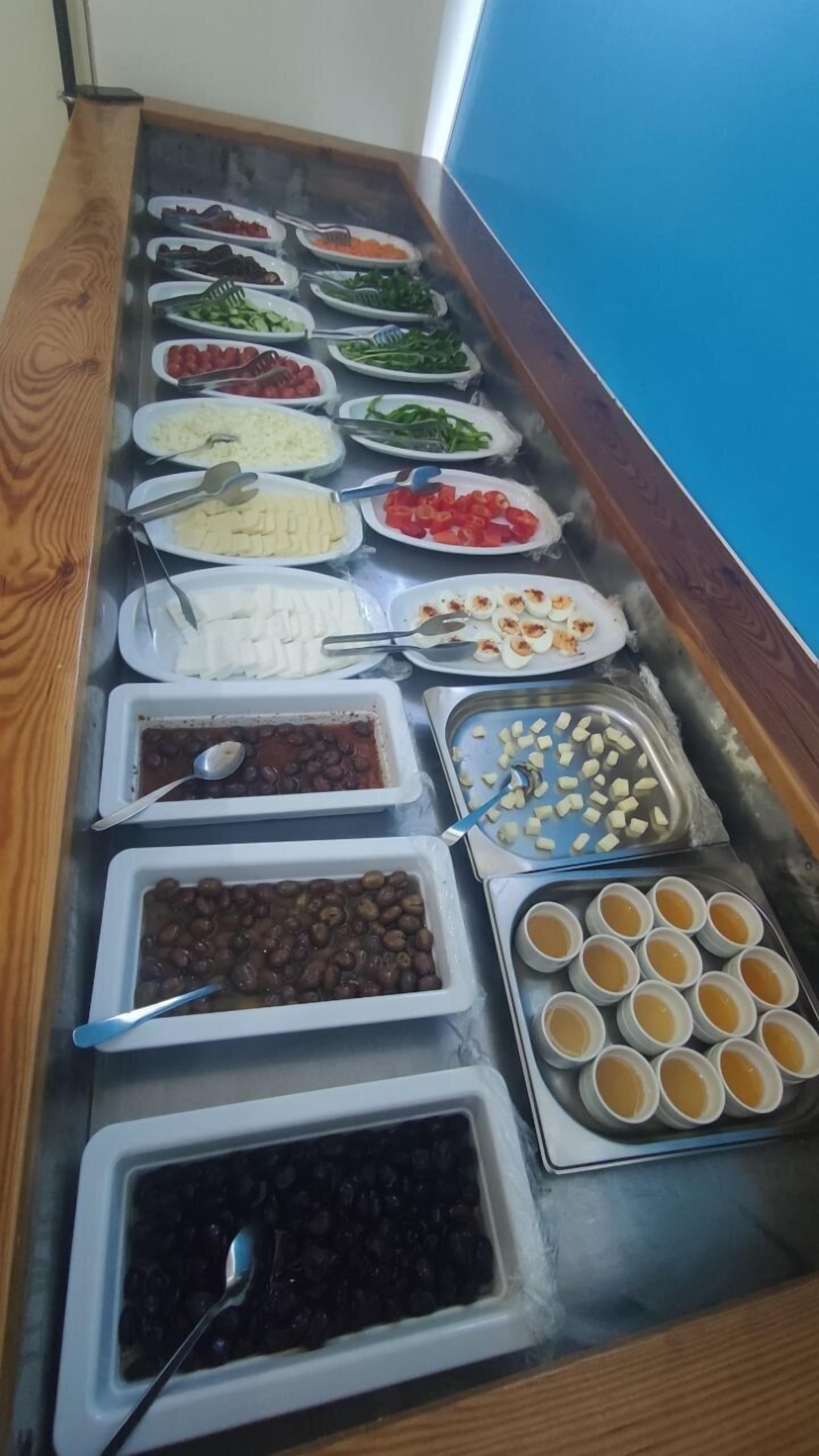 daily full breakfast (try 150 per person)