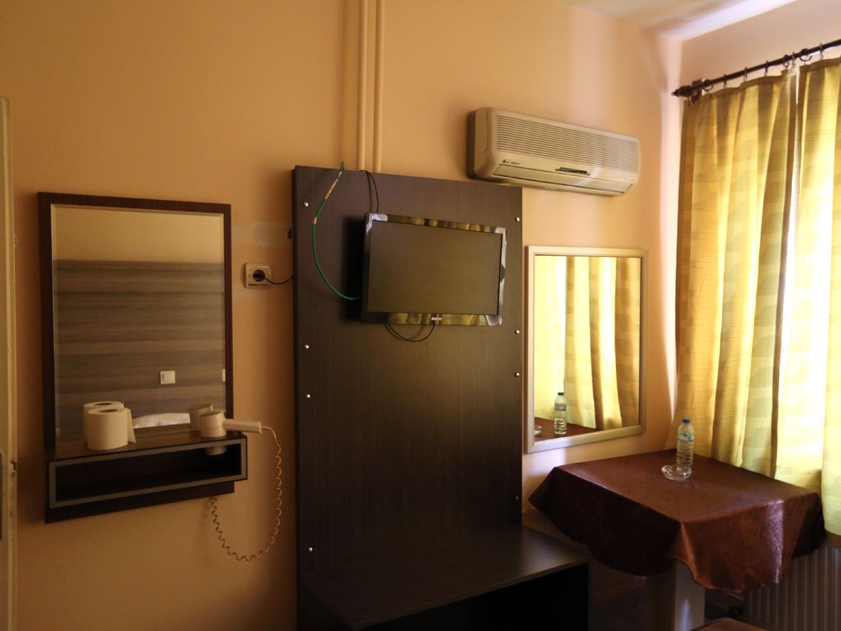double room | 1 bedroom, minibar, desk, laptop workspace
