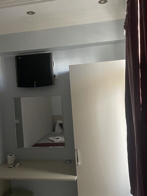 Classic-Doppel- oder -Zweibettzimmer, eigenes Bad | Zimmersafe, kostenloses WLAN