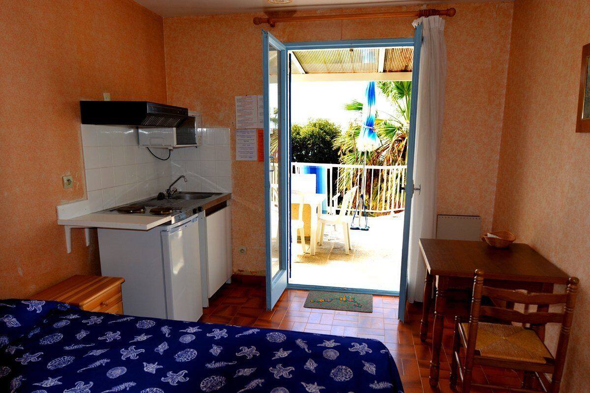 Studio | Cribs (free), WiFi (free)