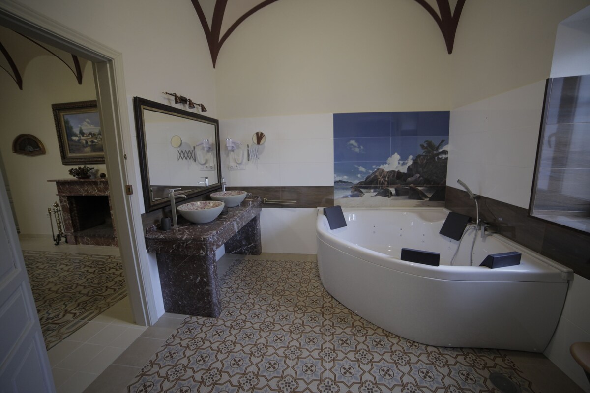 Suite Deluxe, bain à remous (6 pax) | Salle de bain