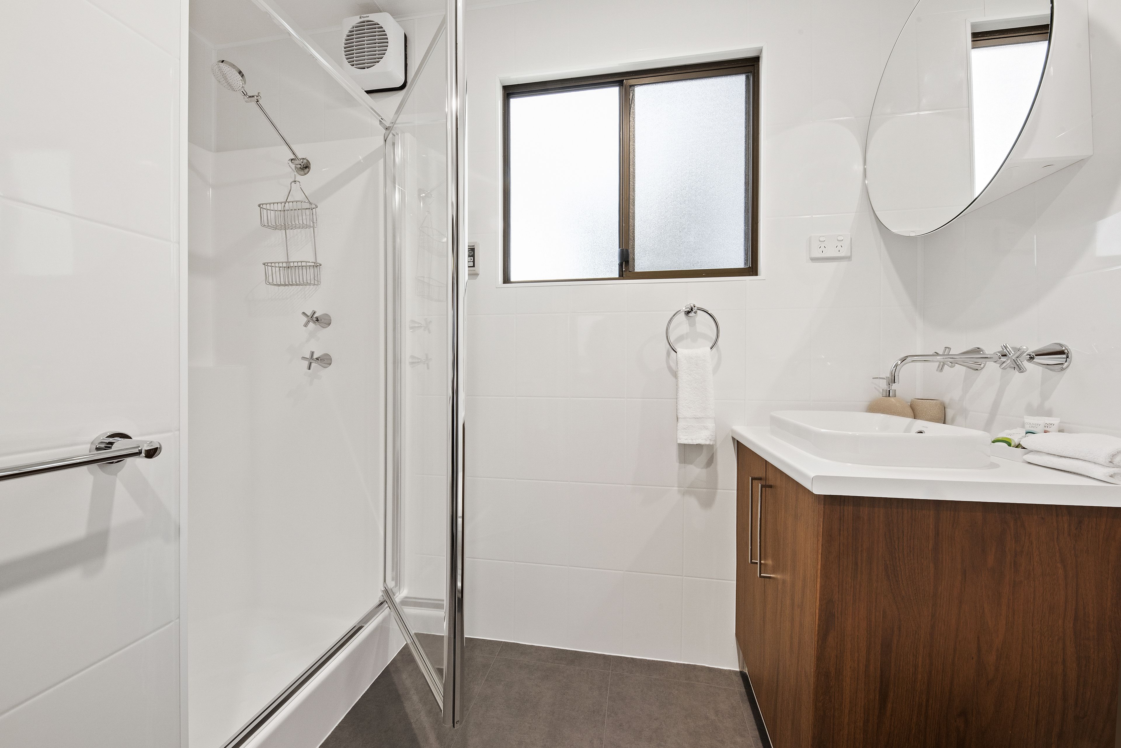 Boats And Bedzzz & Renmark River Villas — image 19