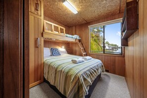 公寓 (The Murray Dream Houseboat (Moored Ac) | 3 間臥室、高級寢具、獨特裝潢、布置獨特
