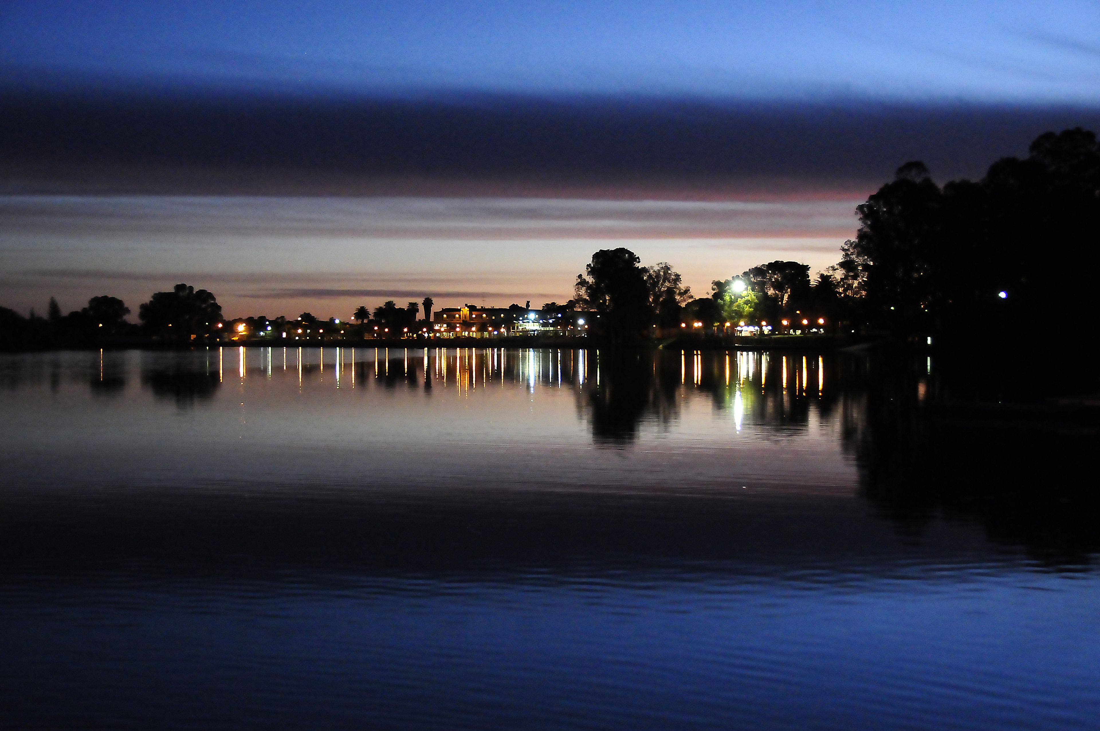 Boats And Bedzzz & Renmark River Villas — image 5