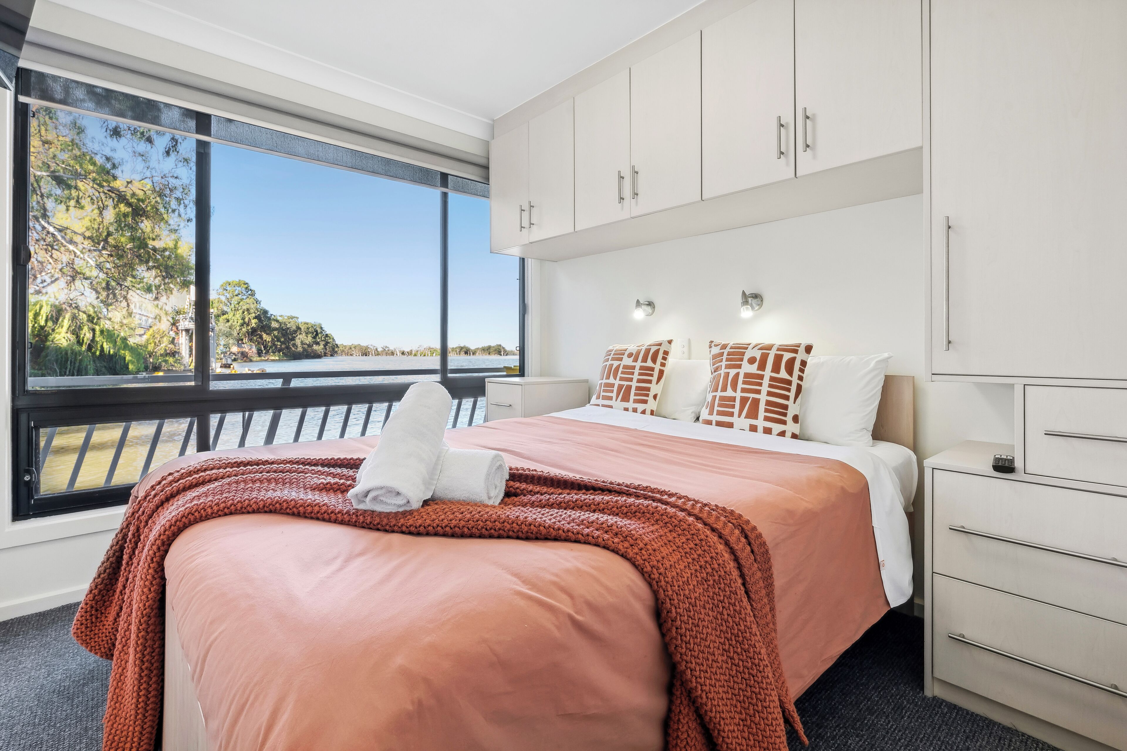 Boats and Bedzzz - Moving Waters Houseboat (Moored Accommodation) | Premium bedding, individually decorated, individually furnished