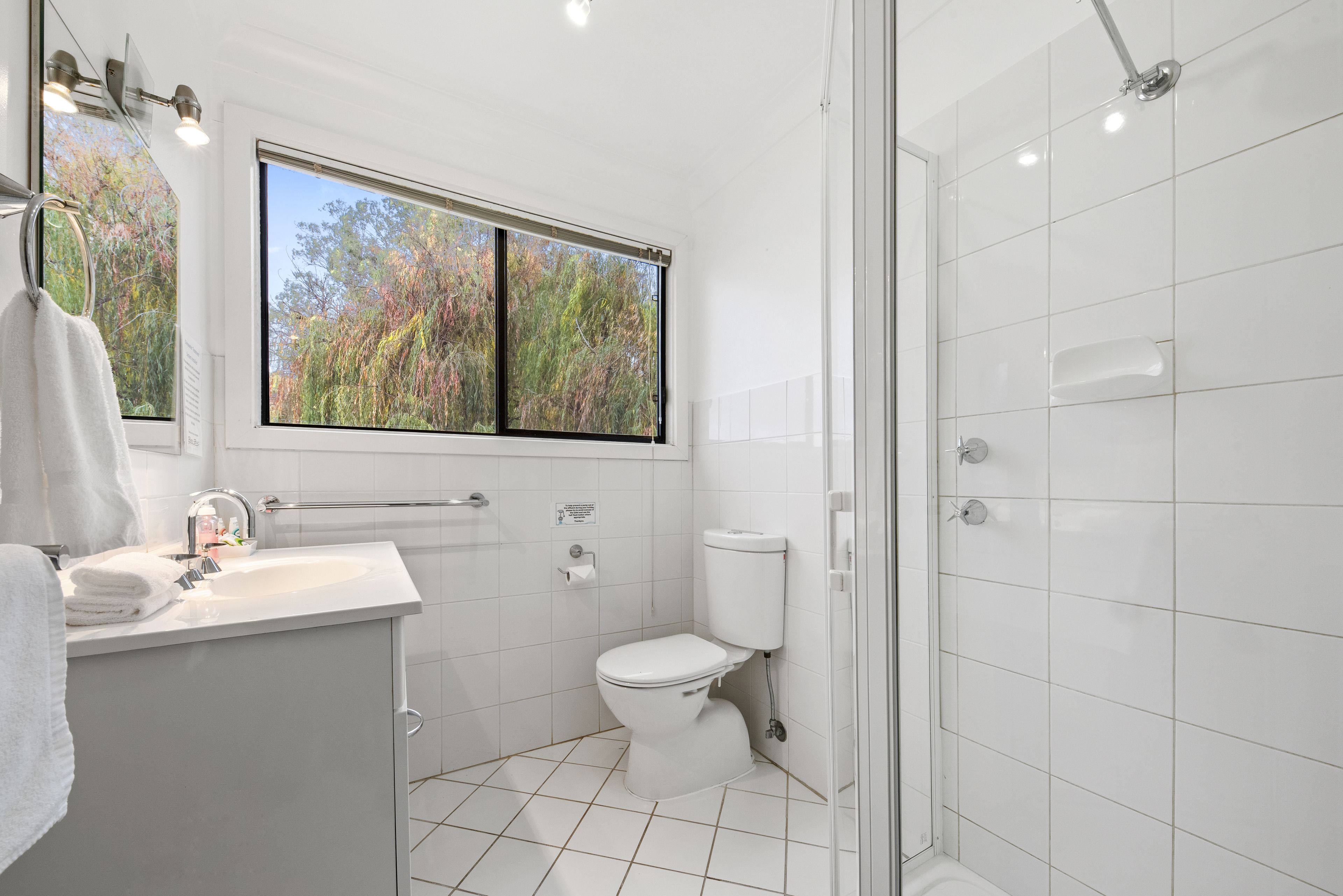 Boats And Bedzzz & Renmark River Villas — image 11