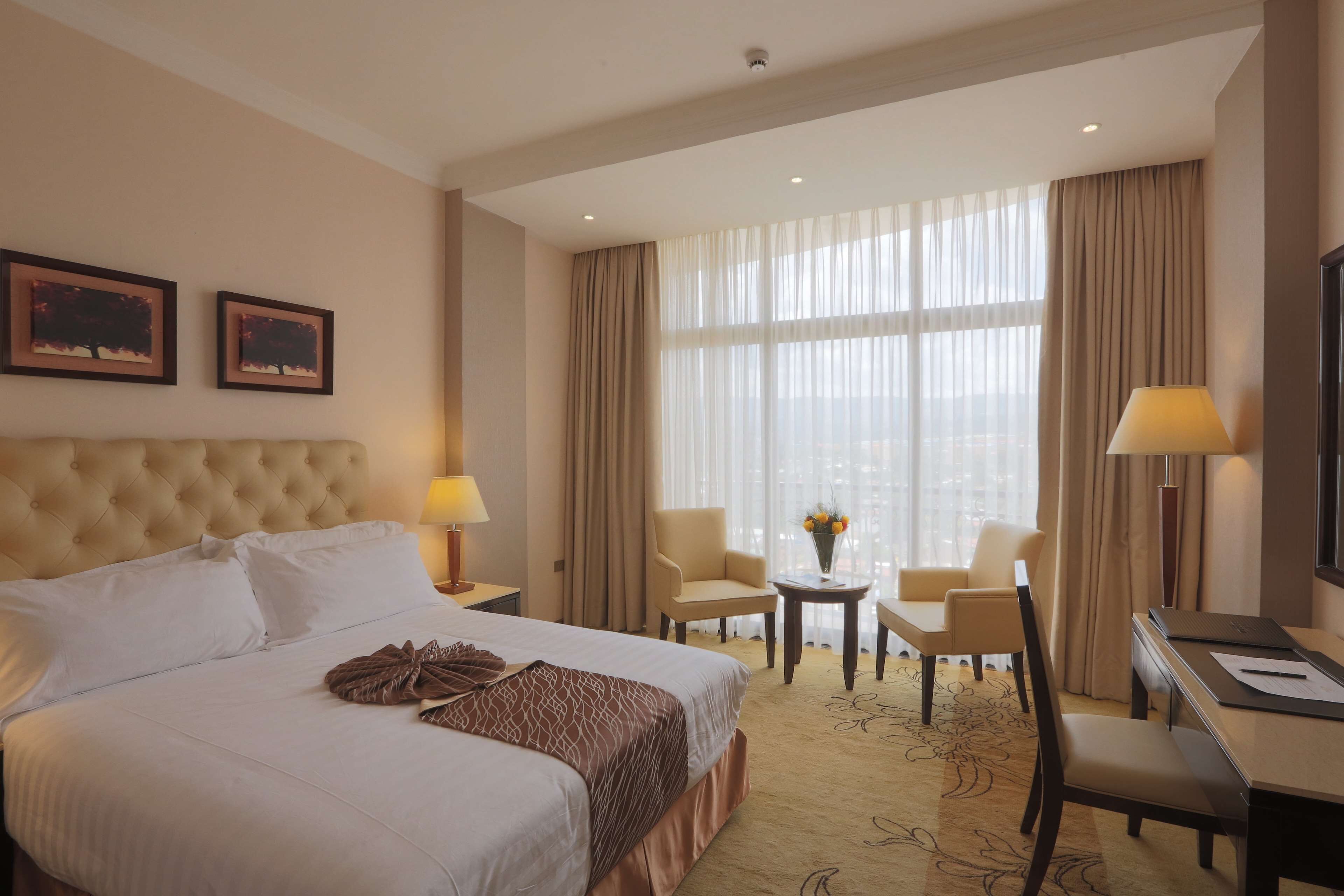 premium bedding, minibar, in-room safe, desk