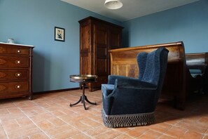 Cortines opaques, planxa i posts de planxar i bressols gratuïts 