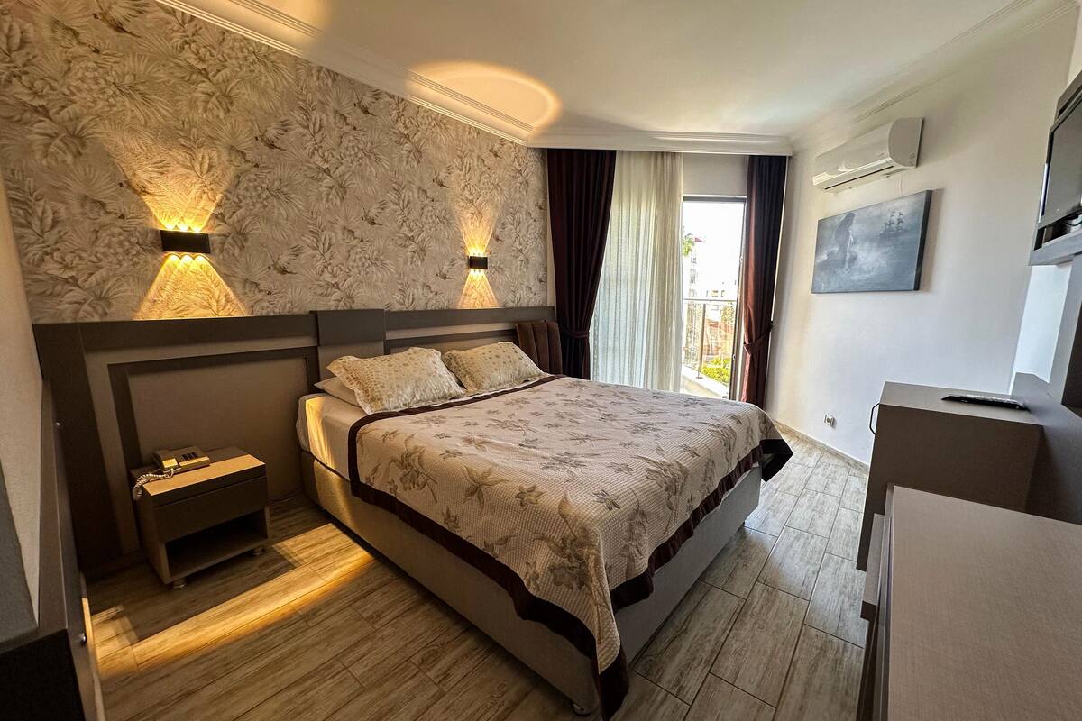 Standard Single Room | Minibar, WiFi (free)