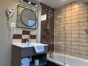 Double Room | Bathroom | Hair dryer, towels