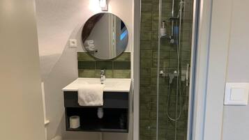 Double Room | Bathroom