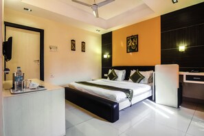 Deluxe Room | Rollaway beds, free WiFi - Treebo Trip Hive (Chennai)