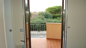 Unclassified image, 5 of 33, button - Mare e Luna (Fiumefreddo Bruzio)