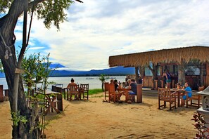 Khu ẩm thực ngoài trời