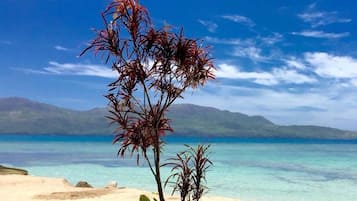 Una spiaggia nelle vicinanze