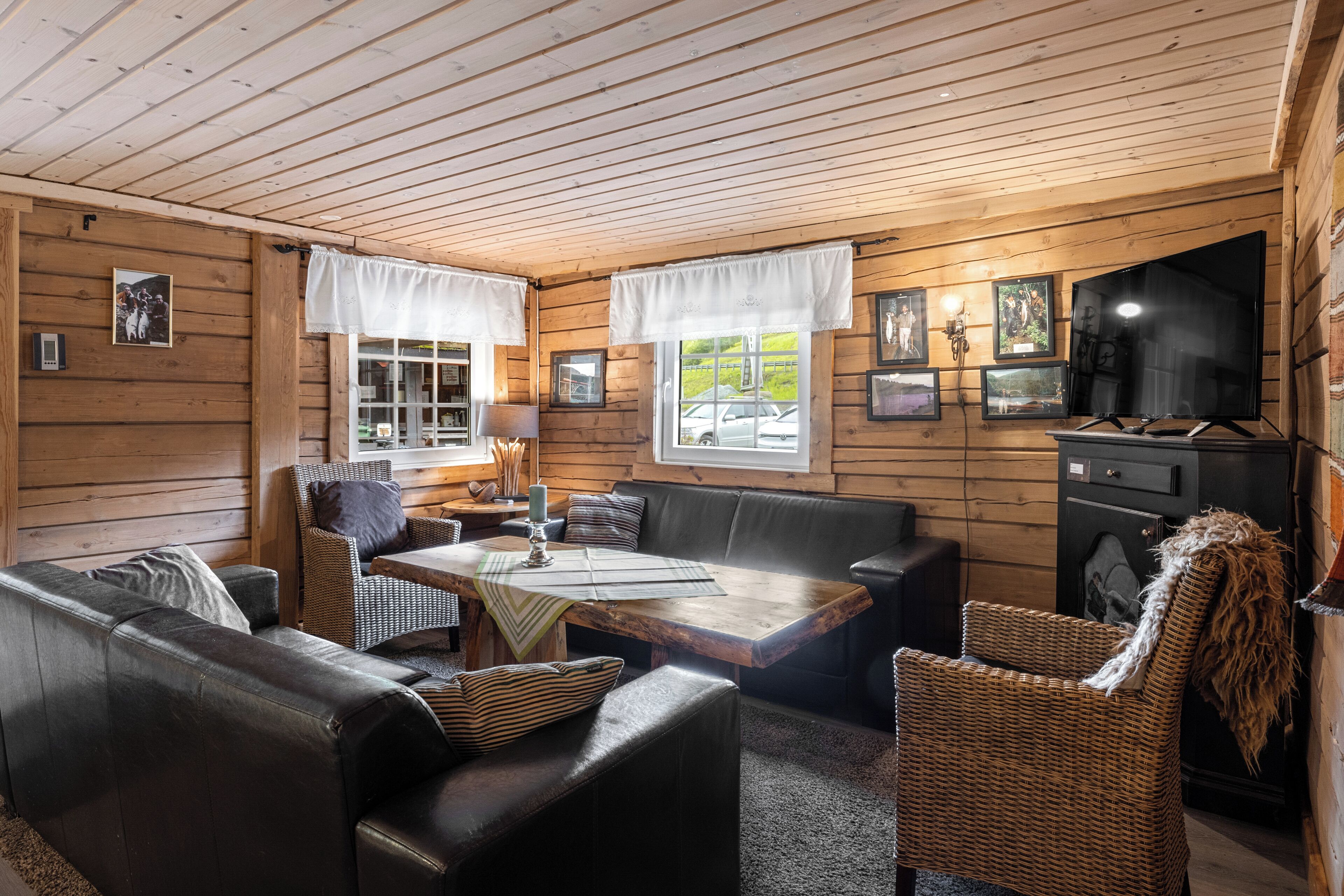 family cabin, kitchen | living area