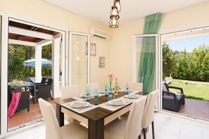 In-room dining - Seven Springs Villas (Rhodes)