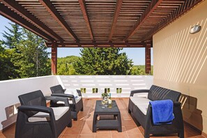 Villa familiale, 4 chambres | Balcon