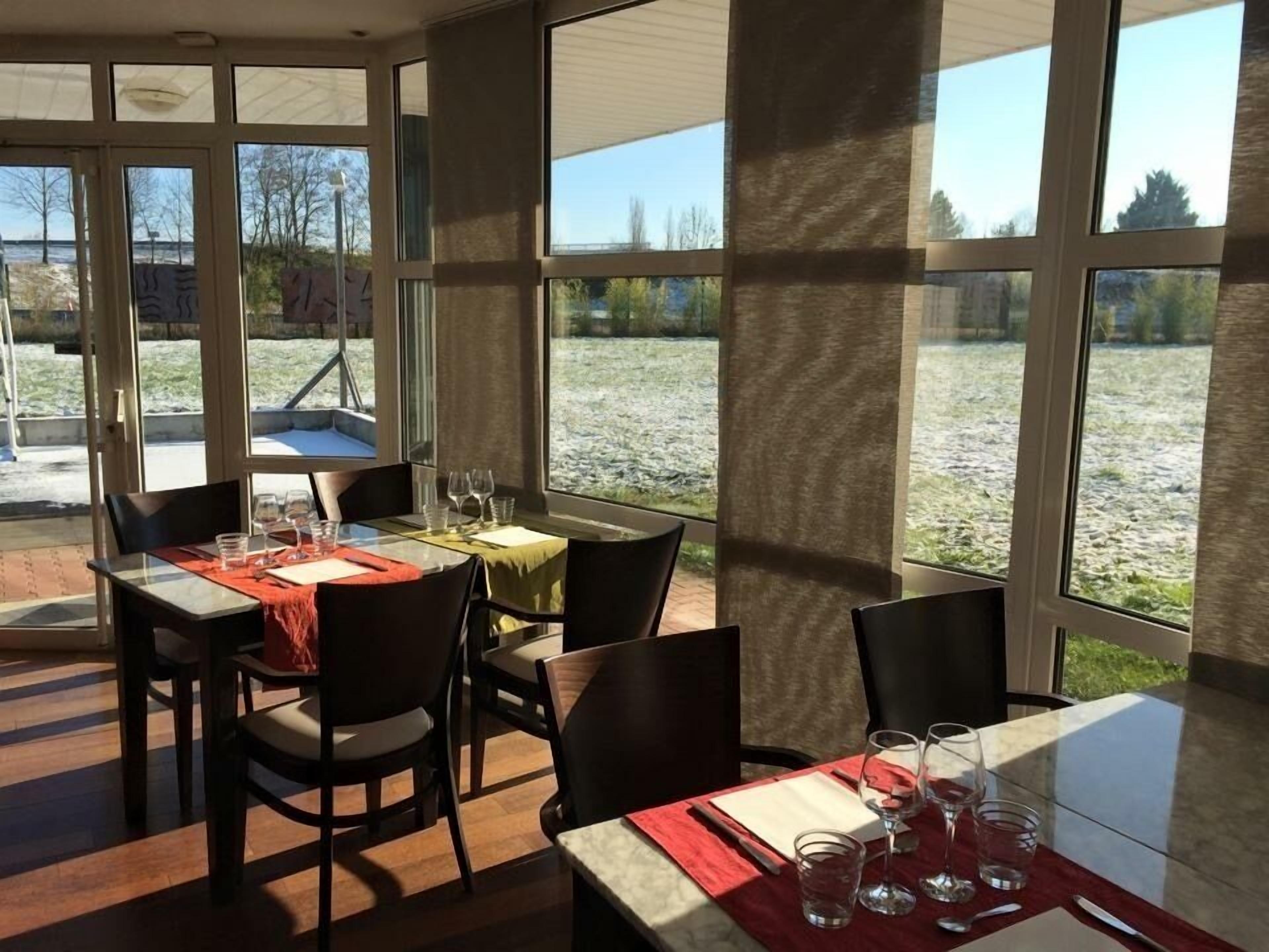 lunch and dinner served, french cuisine